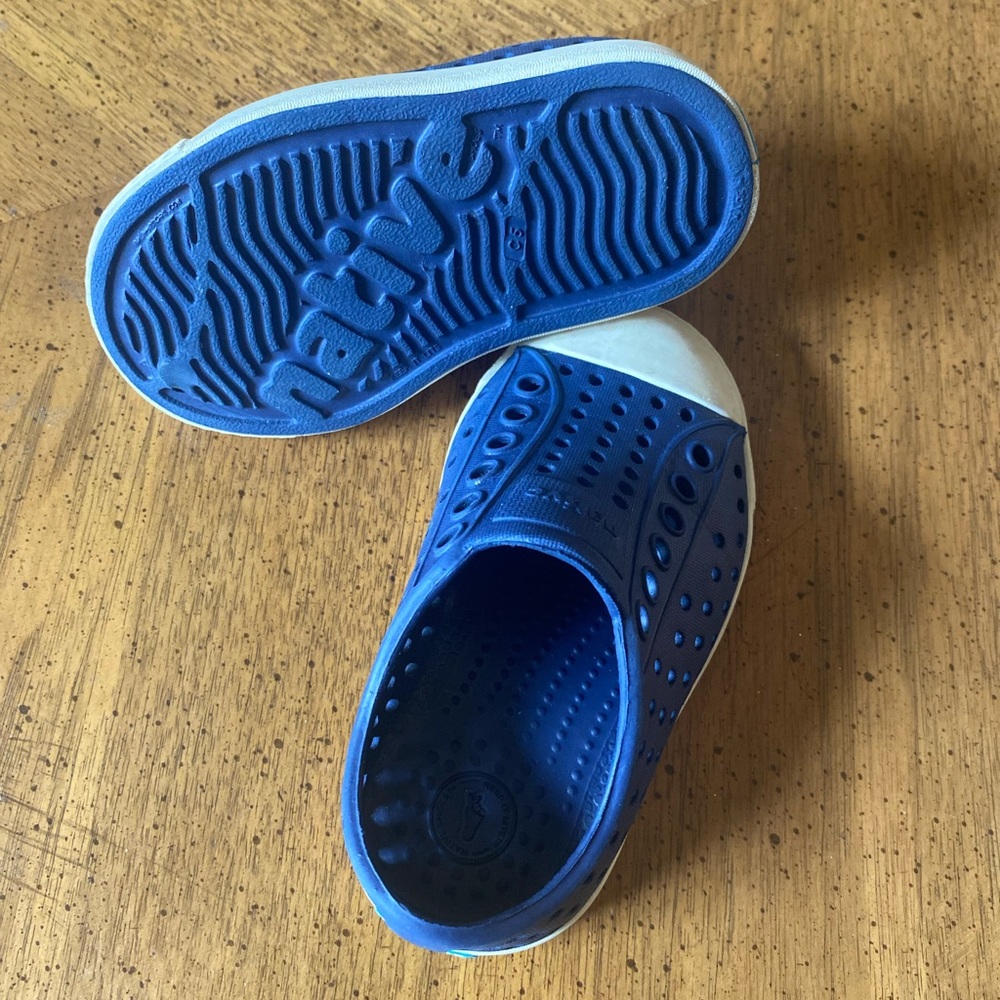 Toddler Native Shoes Navy Size 5